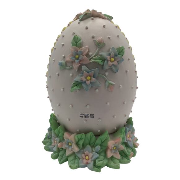 WMG 2006 Ceramic Easter Egg 7 In Collectible Decorative Music Box Rabbits Rotate - Picture 4 of 7